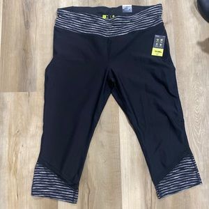 Black capri leggings